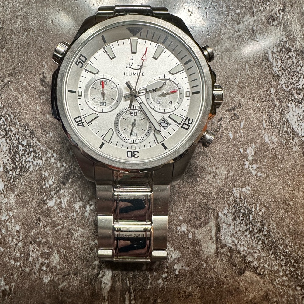 Illuminate men’s watch.